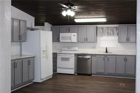 Kitchen - 125 Lagarto Fry, Mathis, TX 78368 photo 1 of 4