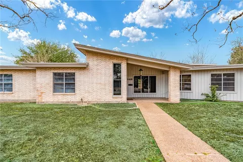 1419 S 11th St, Kingsville, TX 78363
