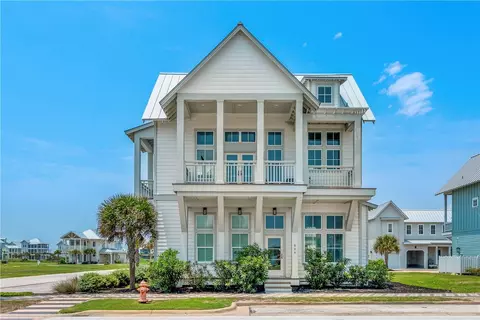 529 Sunrise Ave, Port Aransas, TX 78373