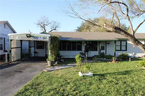 316 E Hoffman Ave, Kingsville, TX 78363