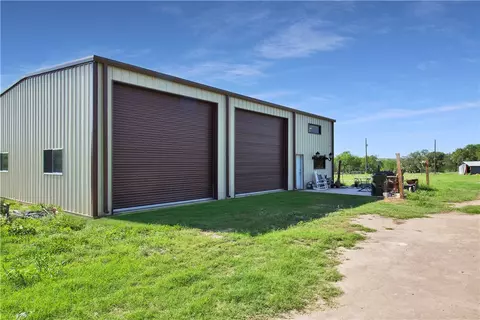4552 Mineral Cemetery, Beeville, TX 78102