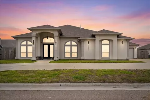 4041 Ranch Lake Dr, Corpus Christi, TX 78413