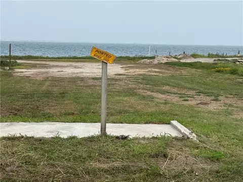 3621 Shore Dr, Corpus Christi, TX 78418
