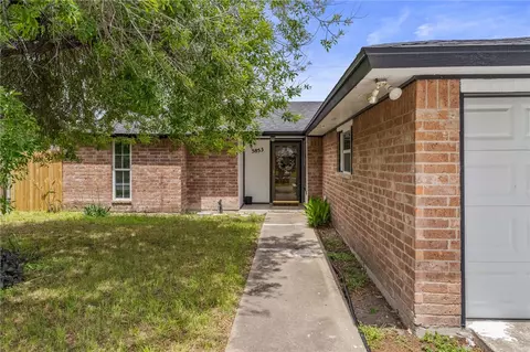 5853 Crestmore Dr, Corpus Christi, TX 78415