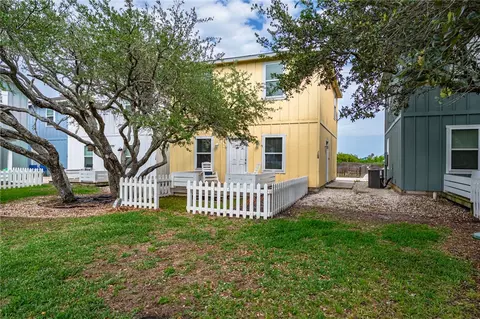 4212 S Hwy 35 #16, Rockport, TX 78382