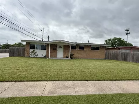 1302 Prince Dr, Corpus Christi, TX 78412