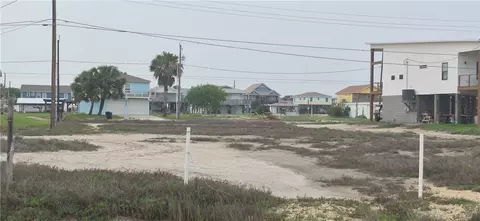 42 43 Newcomb Bnd, Rockport, TX 78382