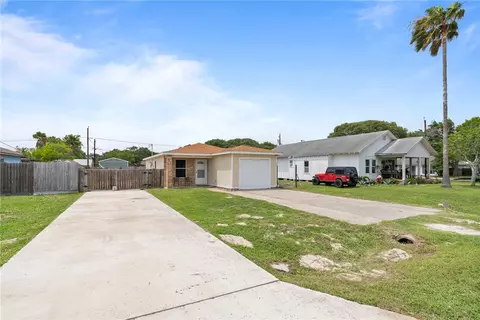 3810 Wagner Lee Dr, Corpus Christi, TX 78418