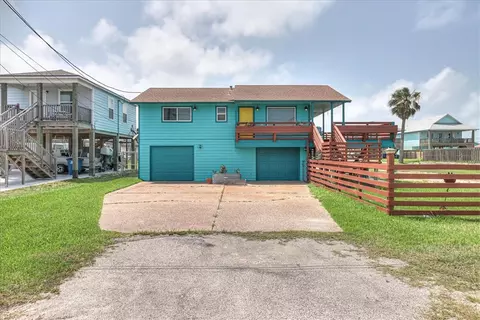 132 S Gulf St, Port Aransas, TX 78373