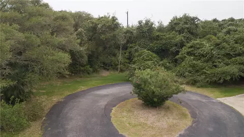 26 Bahama St N, Rockport, TX 78382