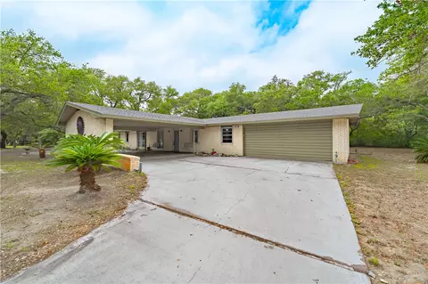 1309 Mesquite St, Rockport, TX 78382