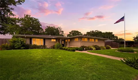 472 Barracuda Pl, Corpus Christi, TX 78411
