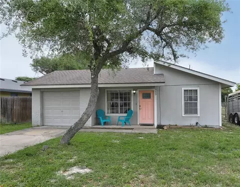 959 S 9th St, Aransas Pass, TX 78336