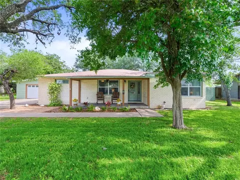 1218 W Richard Ave, Kingsville, TX 78363