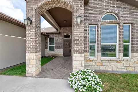 7730 Sophia Dr, Corpus Christi, TX 78414