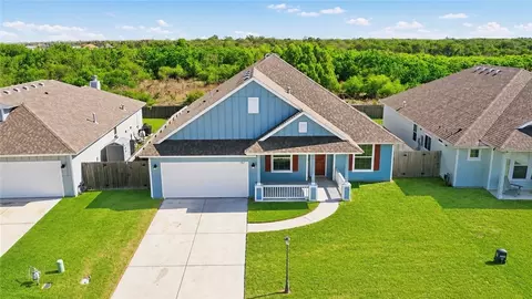157 Shady Ter, Rockport, TX 78382