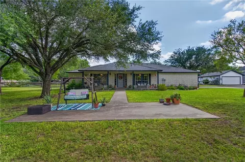 5729 Santa Clara Dr, Robstown, TX 78380