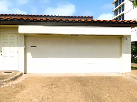 4270 Ocean Dr, Corpus Christi, TX 78411