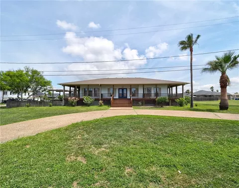 414 E Bayview Blvd, Portland, TX 78374