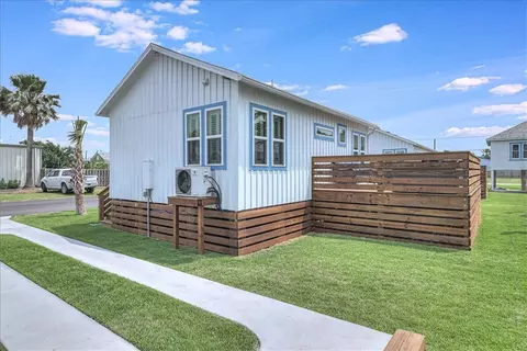 340 N Alister St #9, Port Aransas, TX 78373