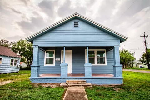 421 S San Patricio, Sinton, TX 78387