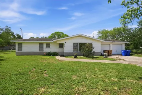 9445 Morrow Dr, Corpus Christi, TX 78410