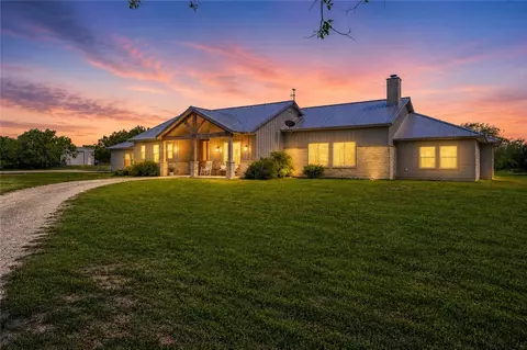 6137 Main, Mathis, TX 78368