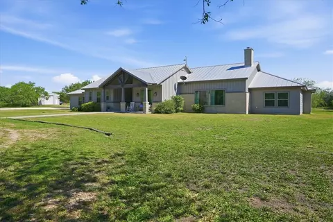 6137 Main, Mathis, TX 78368
