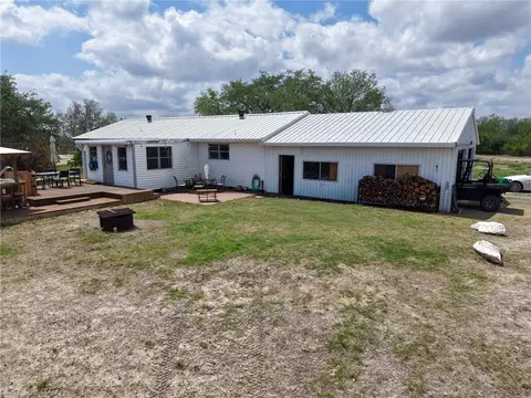 3010 N Interstate 37 Access, Three Rivers, TX 78071