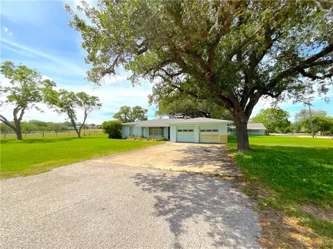 311 W Ward, Refugio, TX 78377