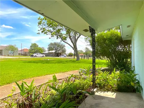 Exterior - 311 W Ward, Refugio, TX 78377 photo 7 of 10