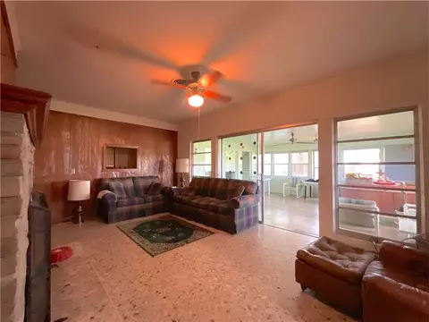 Living - 311 W Ward, Refugio, TX 78377 photo 2 of 4