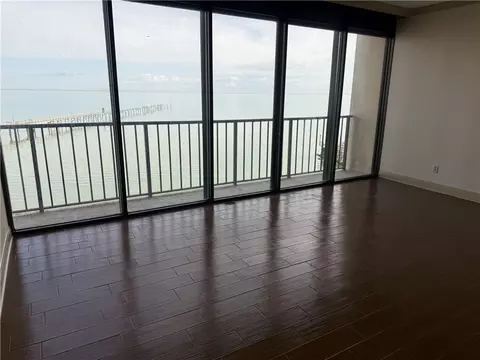4350 Ocean Dr #202, Corpus Christi, TX 78412