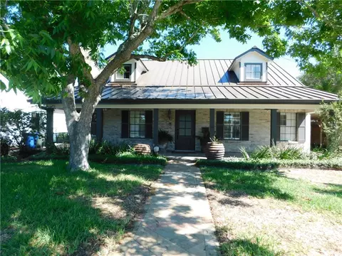 325 Del Mar Blvd, Corpus Christi, TX 78404