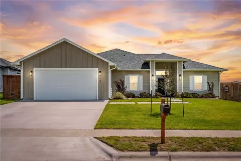 101 Webb St, Odem, TX 78370