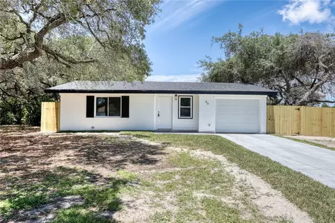 612 S 9th St, Aransas Pass, TX 78336