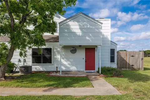 7252 The Mansions Dr #D-2, Corpus Christi, TX 78414