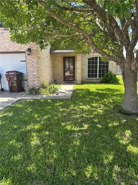 2109 Brook Ln, Kingsville, TX 78363