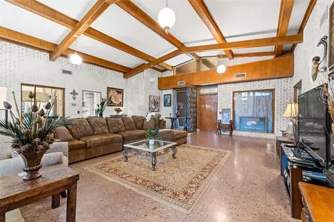 Living - 9675 County Road 325, Mathis, TX 78368 photo 2 of 5