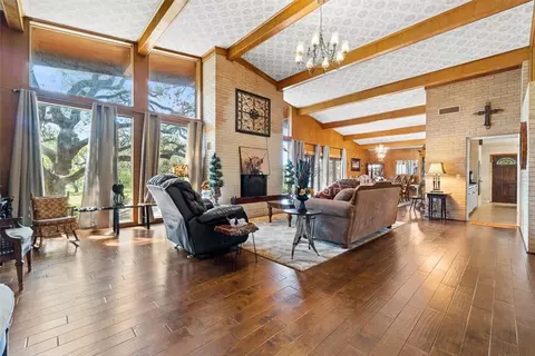 Living - 9675 County Road 325, Mathis, TX 78368 photo 3 of 5