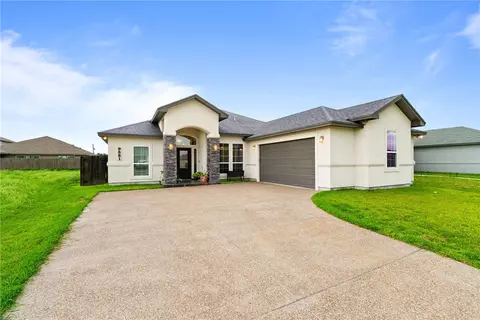 9521 Royal Oak Dr, Corpus Christi, TX 78410