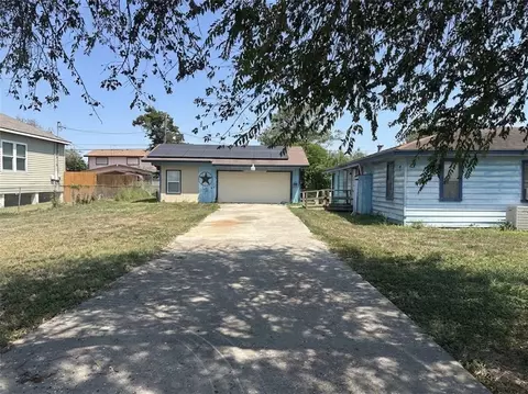 801 Ruben Chavez, Robstown, TX 78380