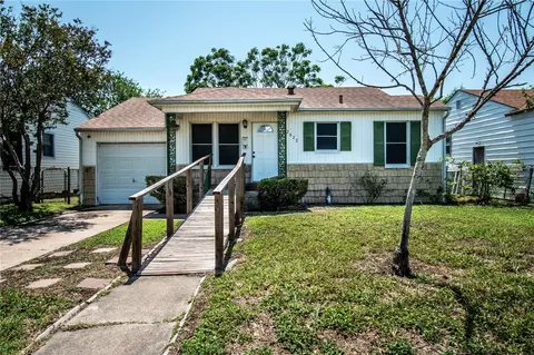 2822 Prescott St, Corpus Christi, TX 78404