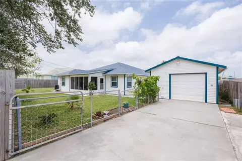 214 Rattlesnake Point Rd, Rockport, TX 78382