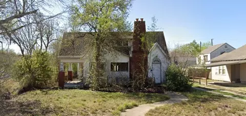 709 W Lee Ave, Kingsville, TX 78363