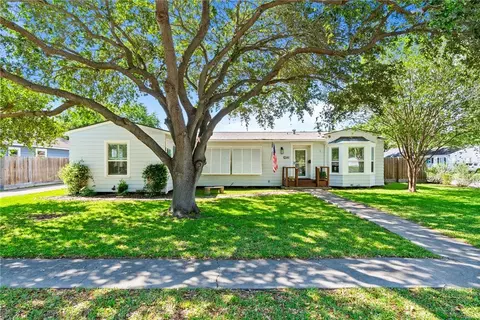 335 Laurel Dr, Corpus Christi, TX 78404