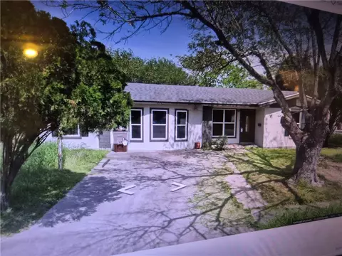 322 S 26th St, Kingsville, TX 78363