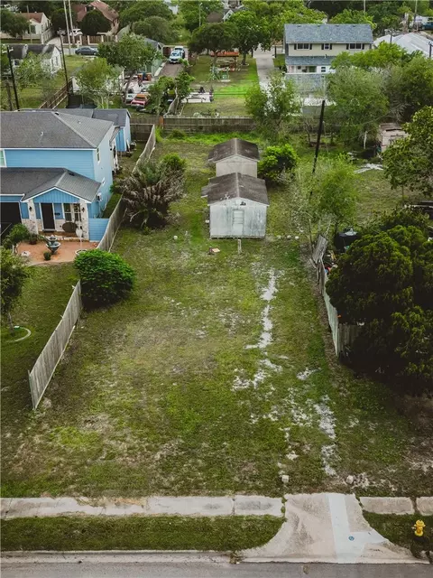 2621 Johanna St E, Corpus Christi, TX 78415