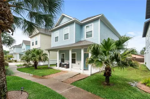 122 Lavaca Cir, Rockport, TX 78382