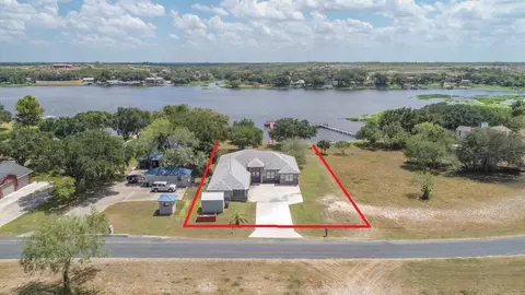 313 Lakeshore Dr, Sandia, TX 78383